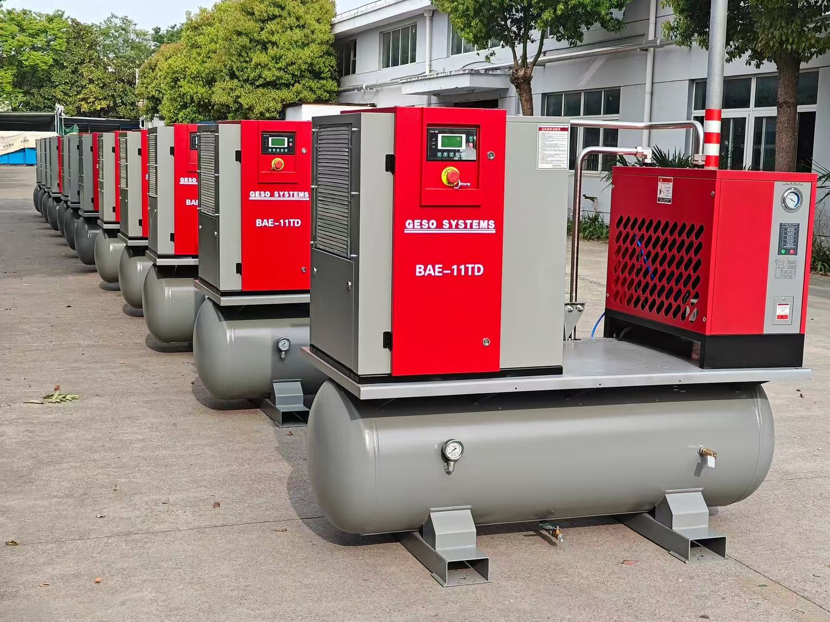 Applications and advantages of integrated screw air compressors in the packaging industry